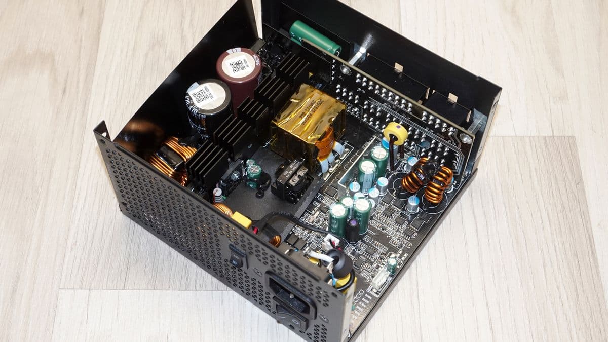 Montech Century II Gold 850W ATX 3.1