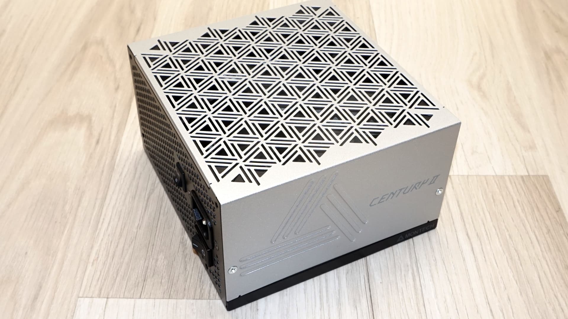 Montech Century II Gold 850W ATX 3.1