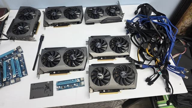 ผู้ใช้ Reddit โชคดีพบการ์ดจอ RTX 3070 จำนวน 12 ตัวในเครื่องขุดคริปโตเก่า