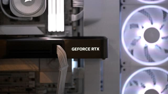 Nvidia RTX 5090 ร้อนจัด ขั้วต่อ 16-pin ทะลุ 90 องศาเมื่อเปิด DLSS 5