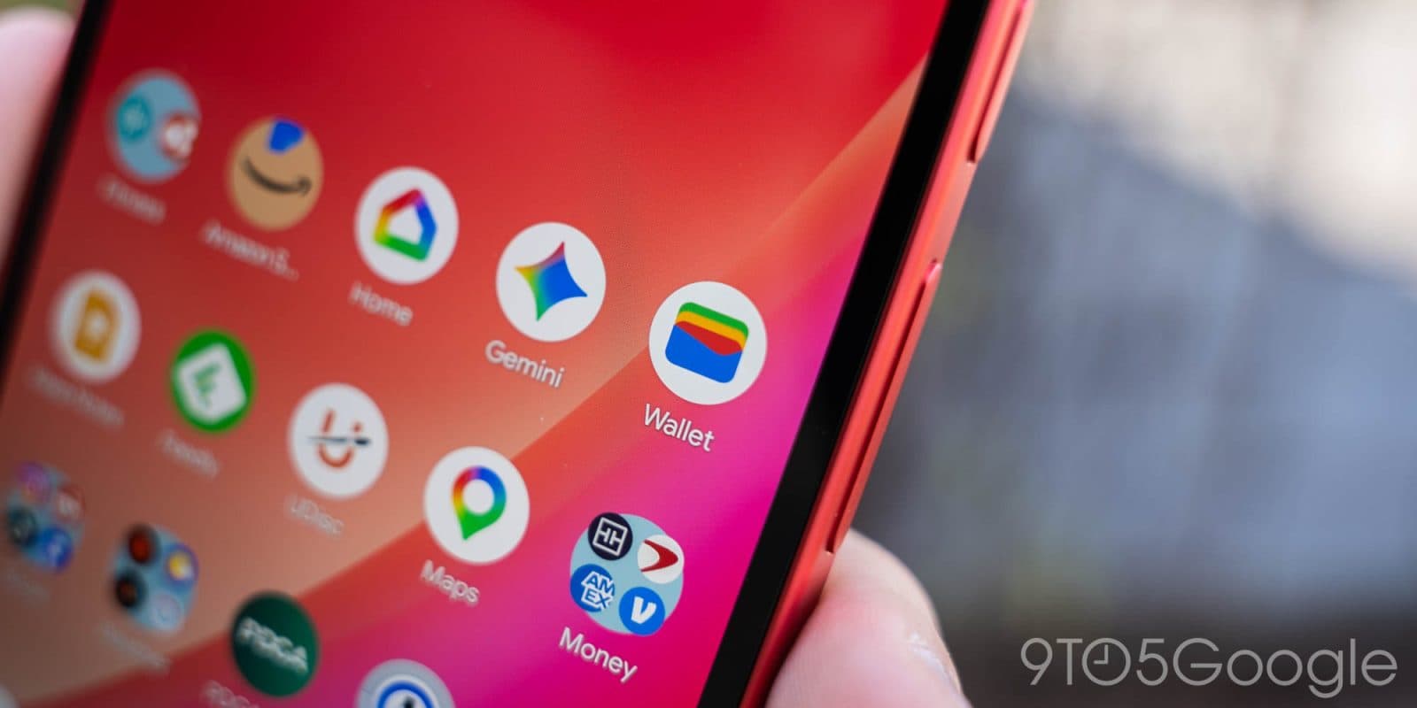 Google Wallet บน Android เตรียมเปลี่ยนมาใช้การแสดงบัตรแบบแนวตั้ง
