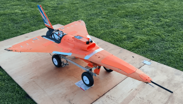 Kingchaser เครื่องบินเจ็ตบังคับ 3D Print ตั้งเป้าทำความเร็ว Mach 0.8