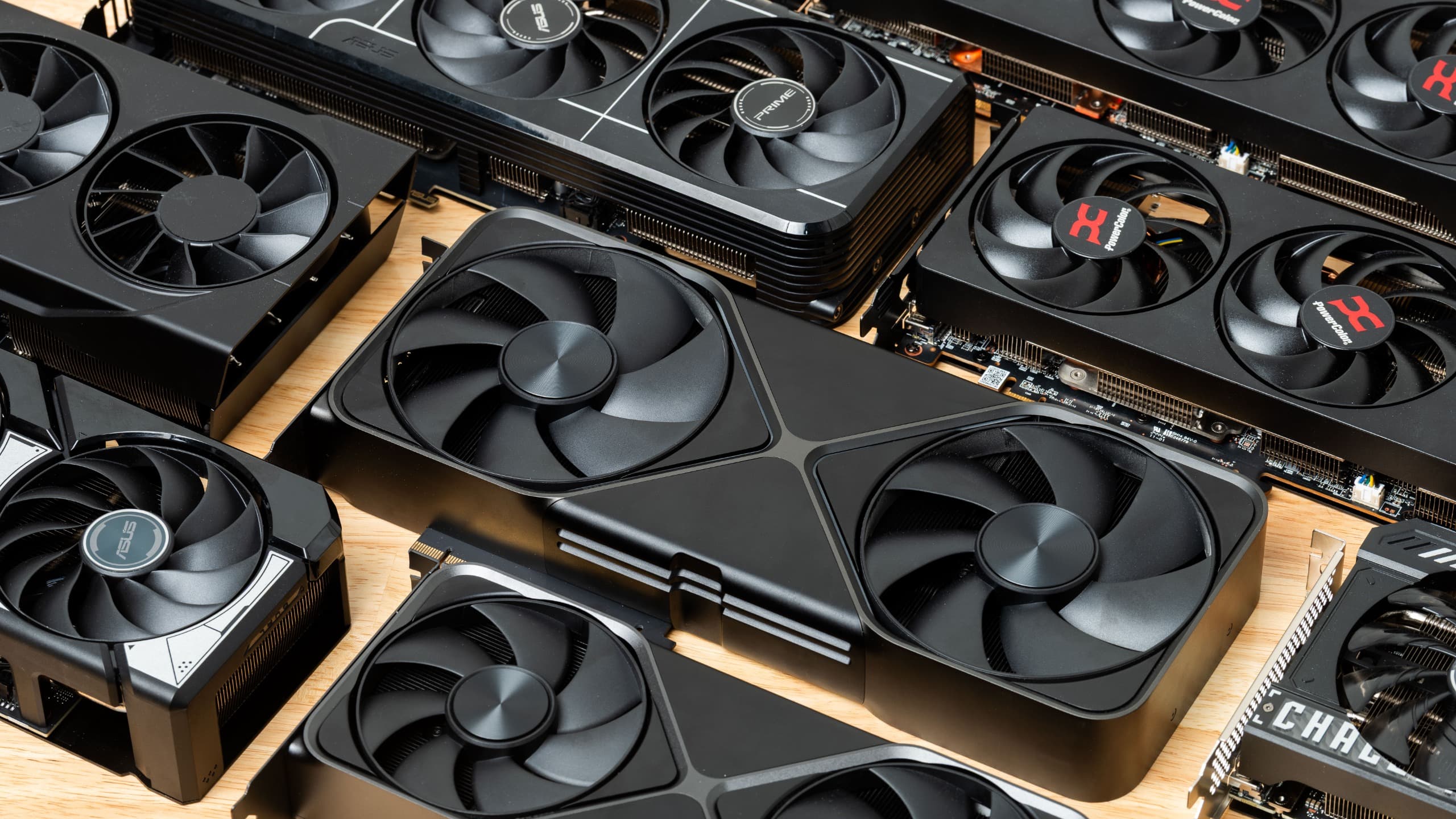 Several GPUs on a workbench