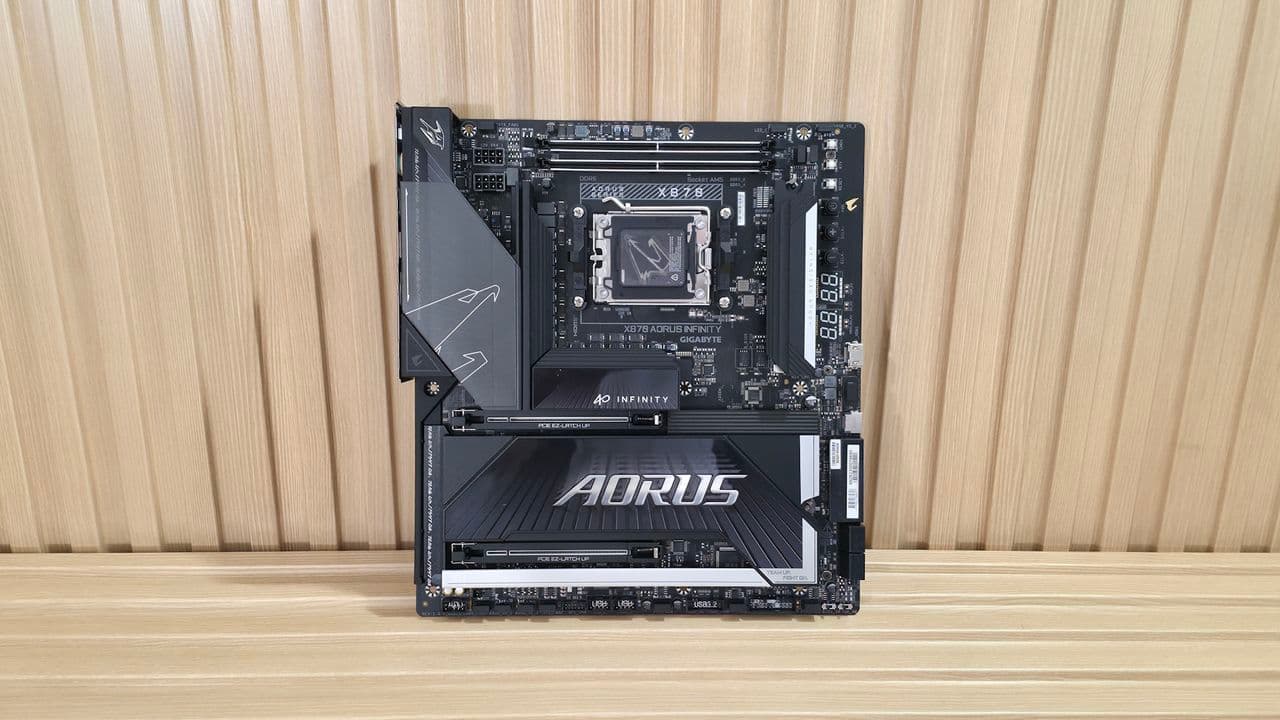 Gigabyte X870 Aorus Infinity - Board images