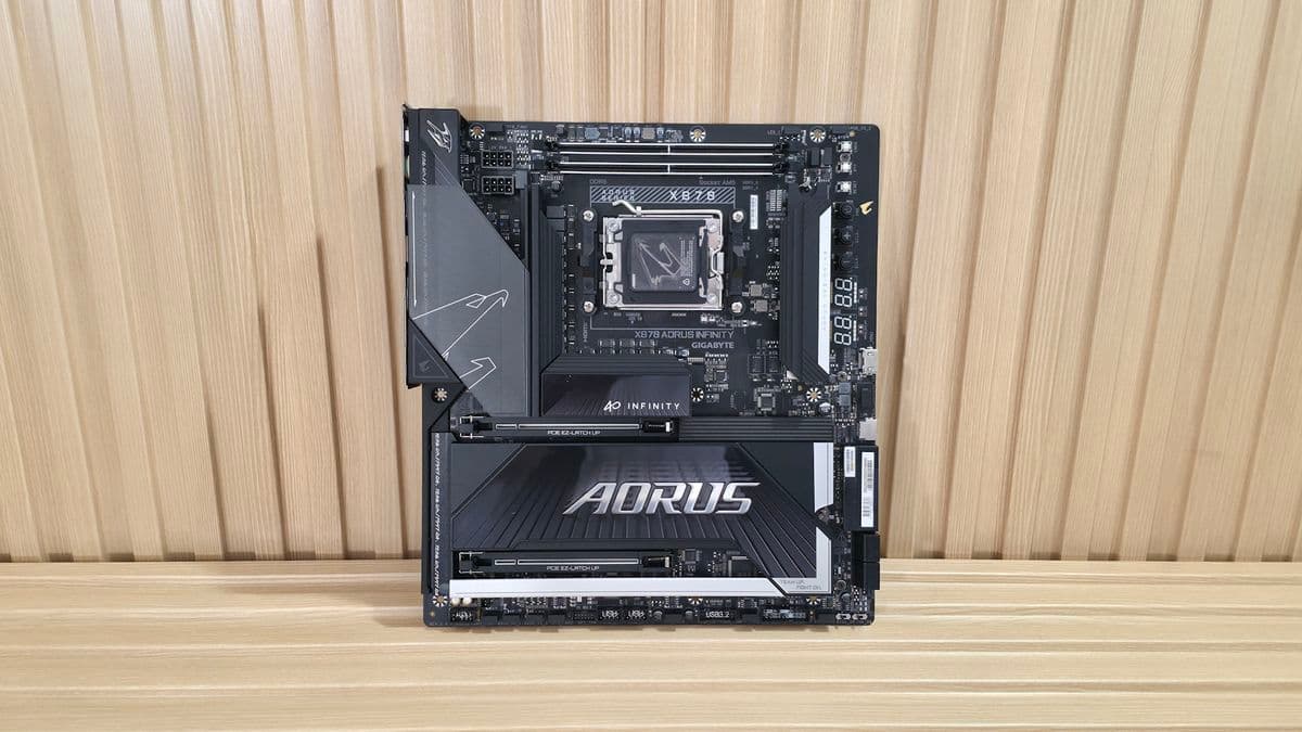 Gigabyte X870 Aorus Infinity - Board images