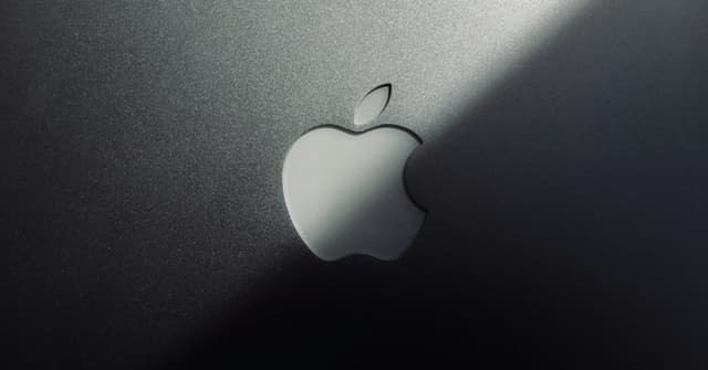 Apple ดึงตัวผู้บริหาร Meta เสริมทัพทีมกฎหมายคุมคดีความทั่วโลก