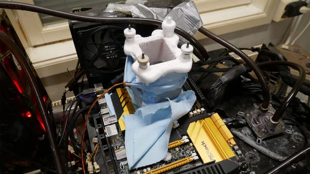 Luumi ทำลายสถิติโลก Cinebench ด้วย Intel Haswell ที่ยาวนาน 12 ปี