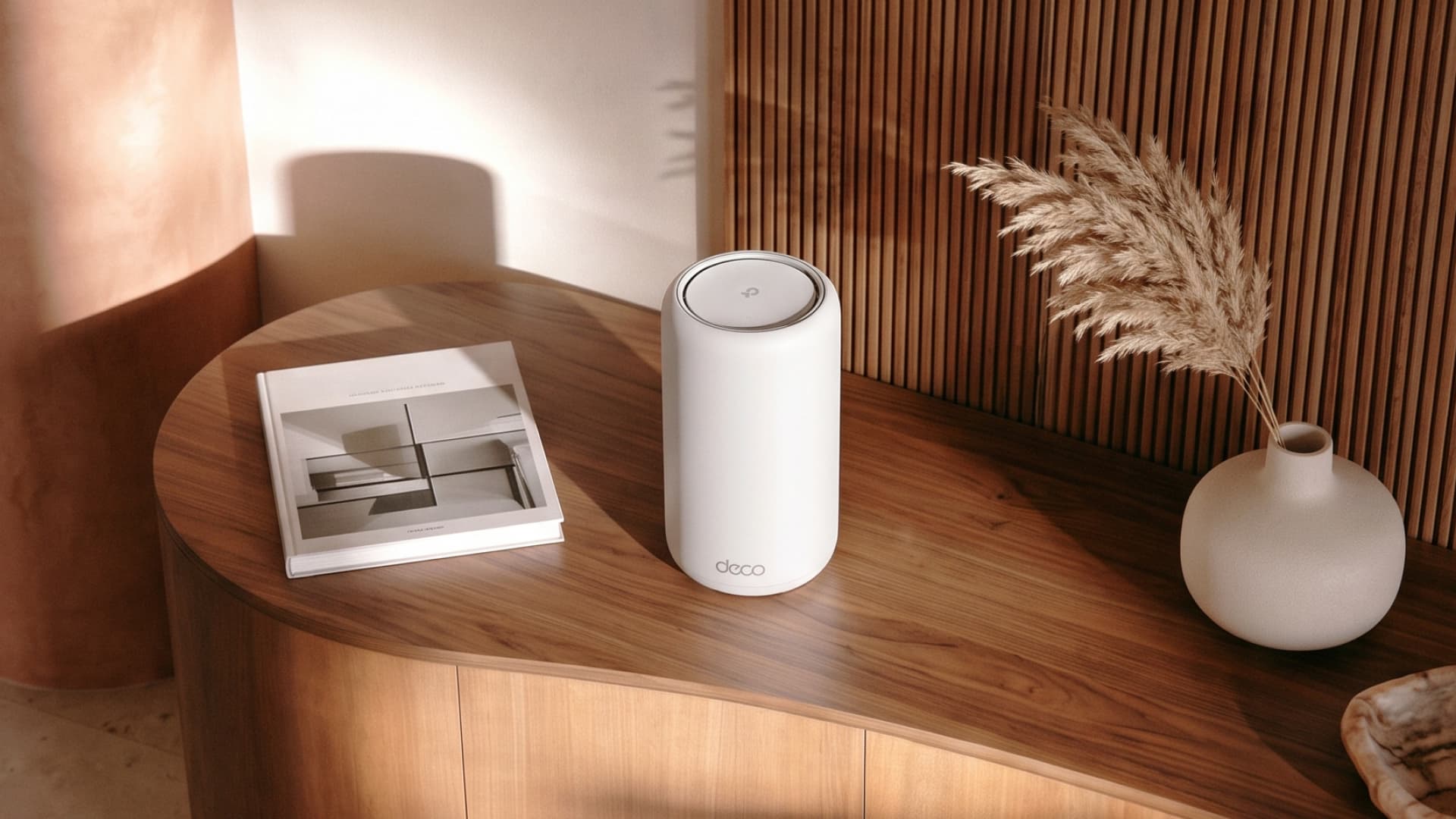 TP-Link Deco Router lifestyle shot