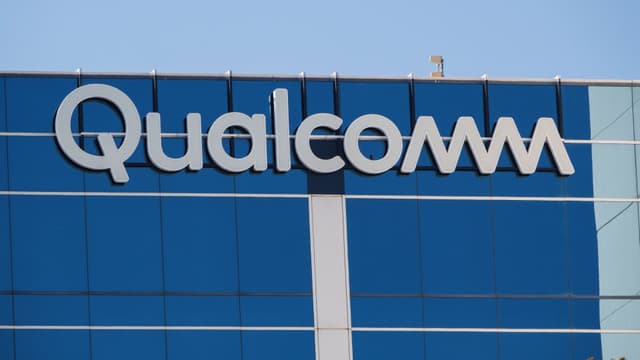 Qualcomm เตรียมเลิกจ้างพนักงานทั่วโลก มุ่งเป้าตลาด AI และดาต้าเซ็นเตอร์