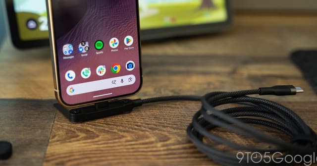 Statik PowerStand สายชาร์จ USB-C สุดล้ำ มาพร้อมขาตั้งในตัว