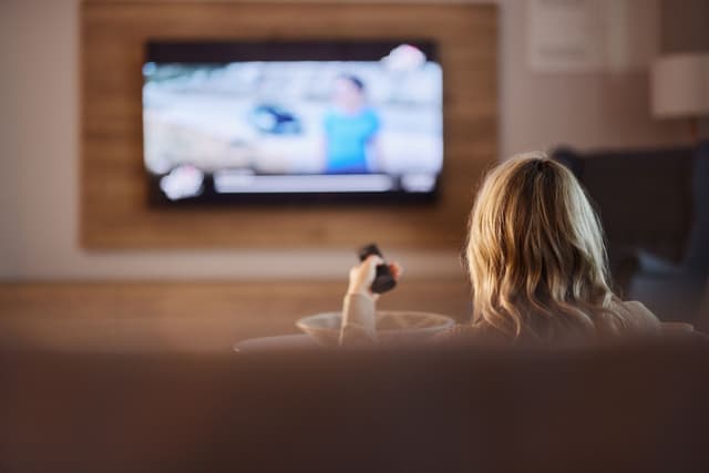 Hacker พบ Samsung TV ใช้ AI แอบบันทึกเสียงและภาพหน้าจอส่งโฆษณา