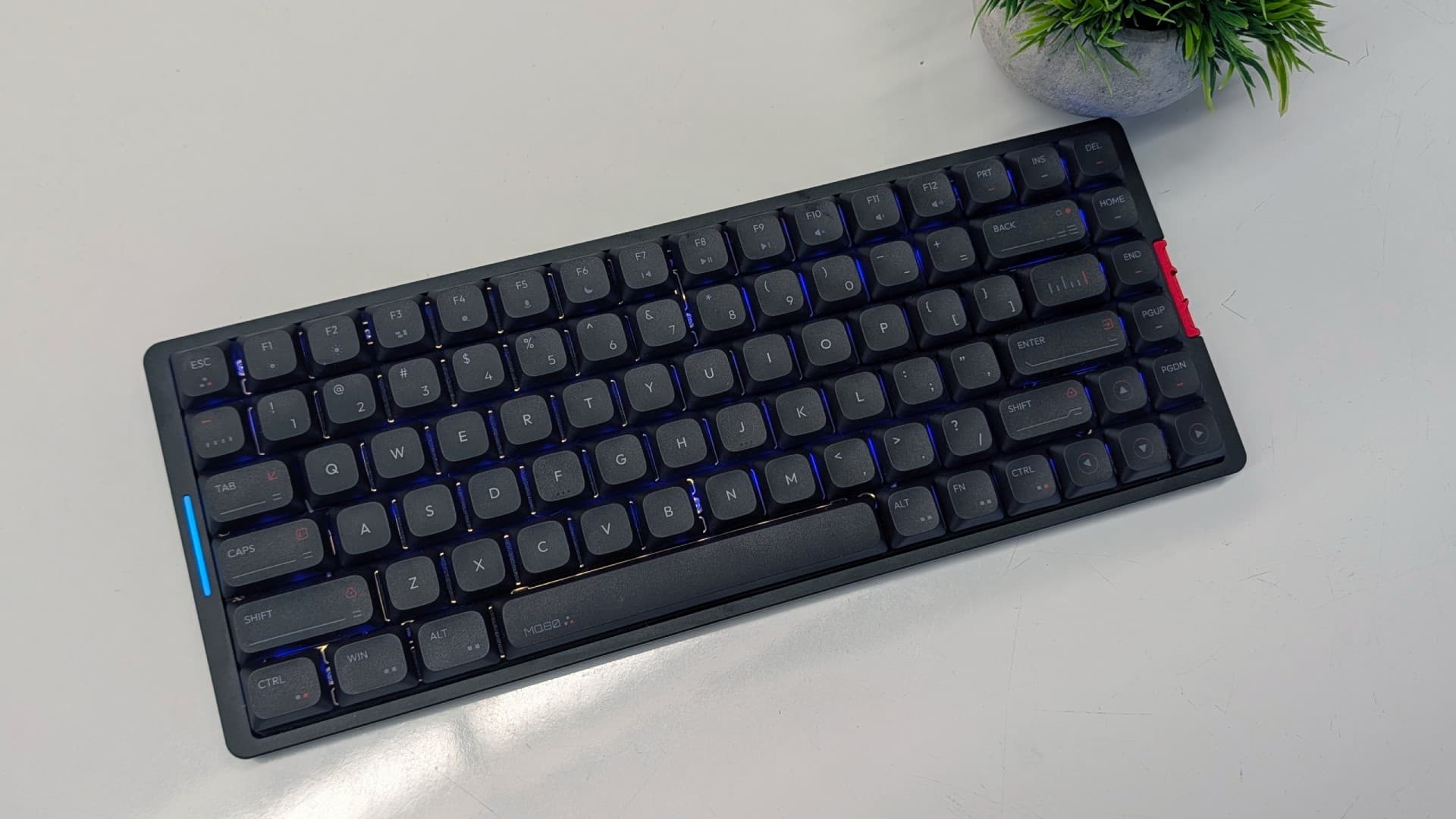 IQUNIX MQ80