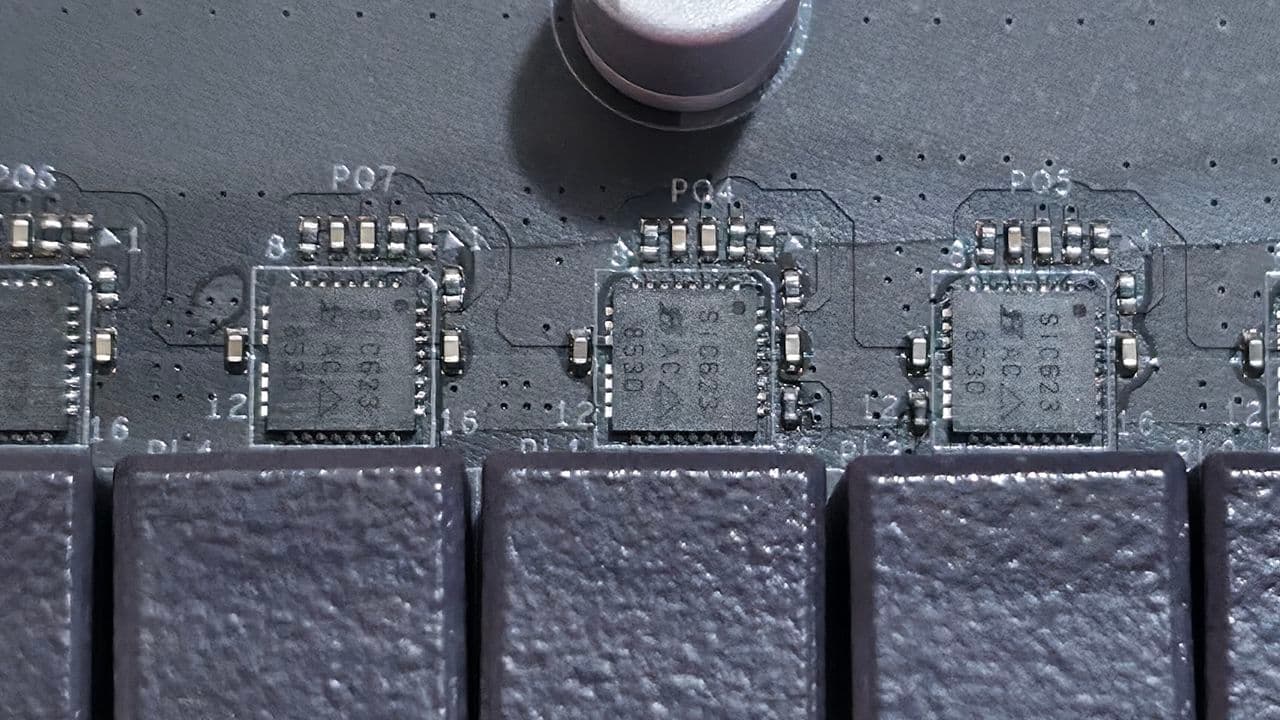 ASRock B860 Challenger Wifi - ICs
