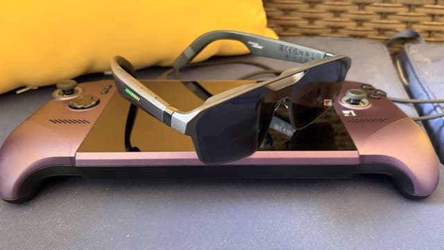 รีวิว Asus ROG Xreal R1 แว่น AR สายเกมมิ่งที่มาพร้อมรีเฟรชเรท 240Hz และดีไซน์ RGB