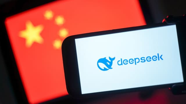 สหรัฐฯ เตรียมสั่งแบนโมเดล AI จีน ท่ามกลางกระแสความนิยม Kimi K3 และ DeepSeek ที่เพิ่มขึ้น
