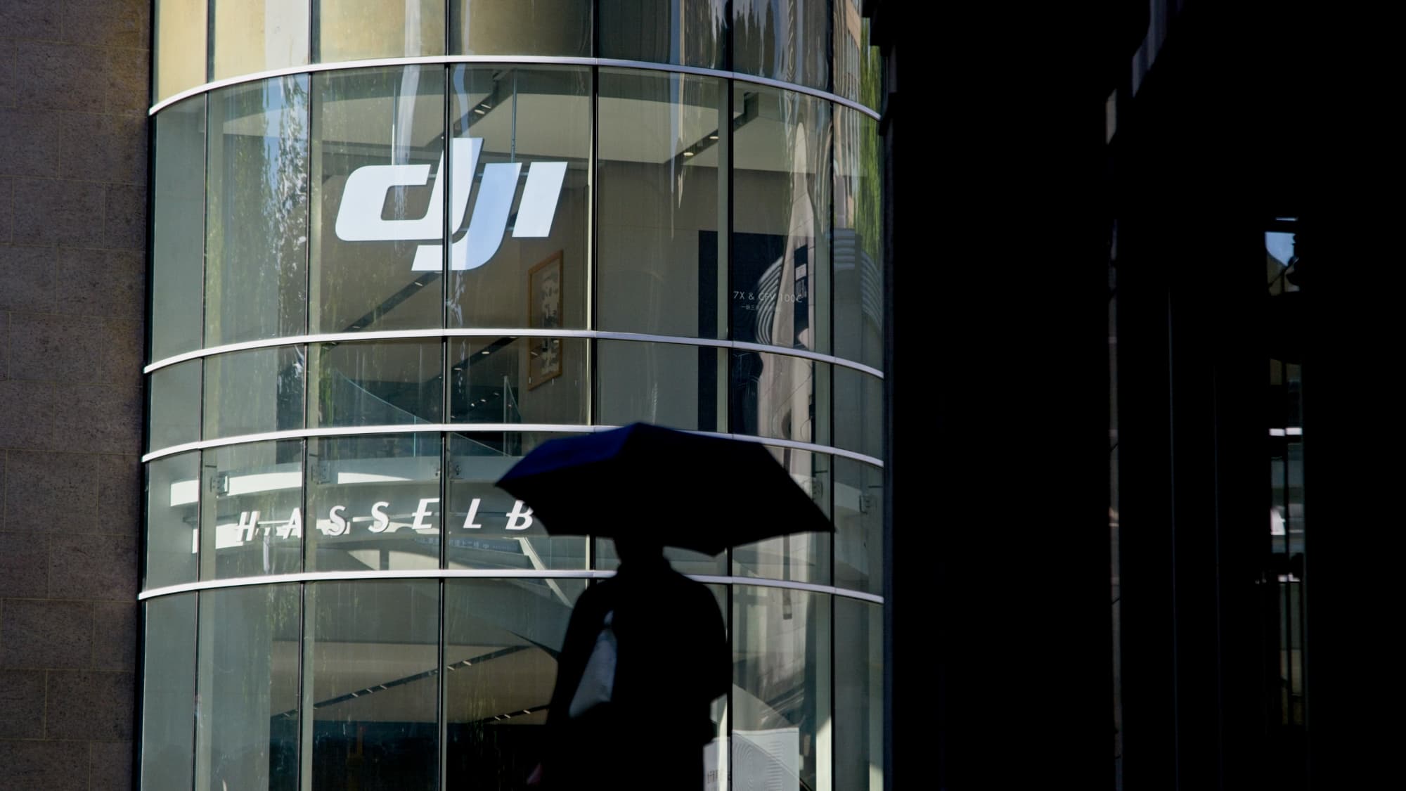DJI